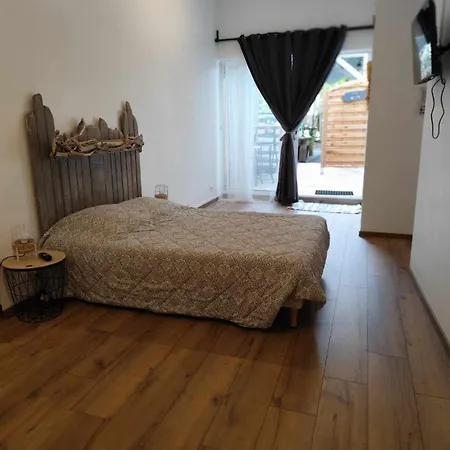 Houlala - Relais D'etape - D'hotes 3* 蓬泰韦克