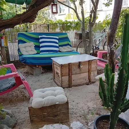 Houlala - Relais D'etape - D'hotes 3* 蓬泰韦克