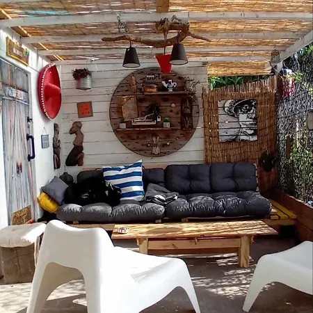 Houlala - Relais D'etape - D'hotes 蓬泰韦克