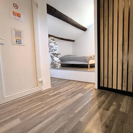 Houlala - Relais D'etape - D'hotes 3* 蓬泰韦克