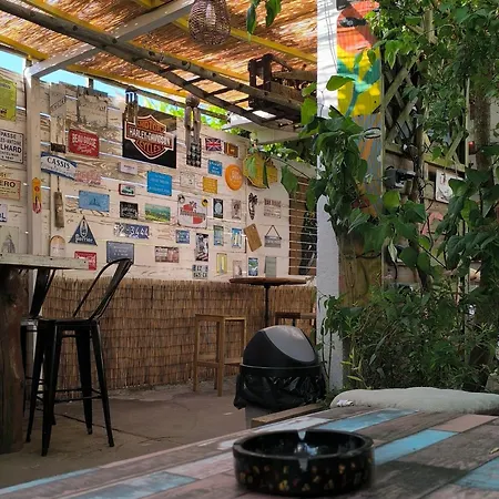 Houlala - Relais D'etape - D'hotes 住宿加早餐酒店 蓬泰韦克